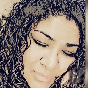 Meet your Posher, Gabriela